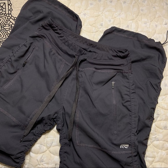 Marika Pants - Marika Pinstripe Gray Athletic Wind Pants Gathered Mid Rise Straight Leg